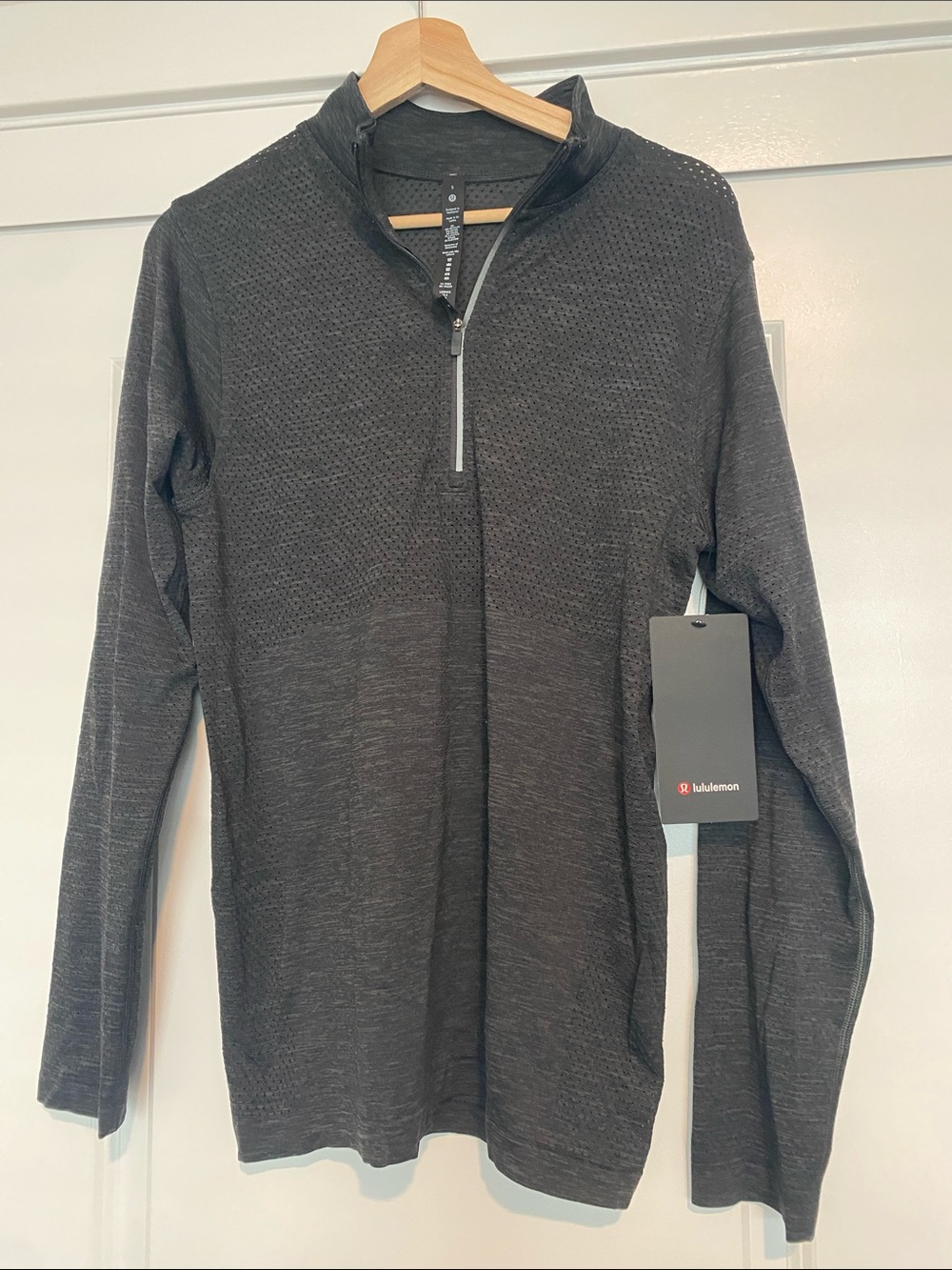 lululemon athletica Men's Mental Vent Tech 1/2 Zip